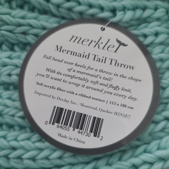 Merklet Aqua Mermaid Tail Blanket NWT - Picture 5 of 5